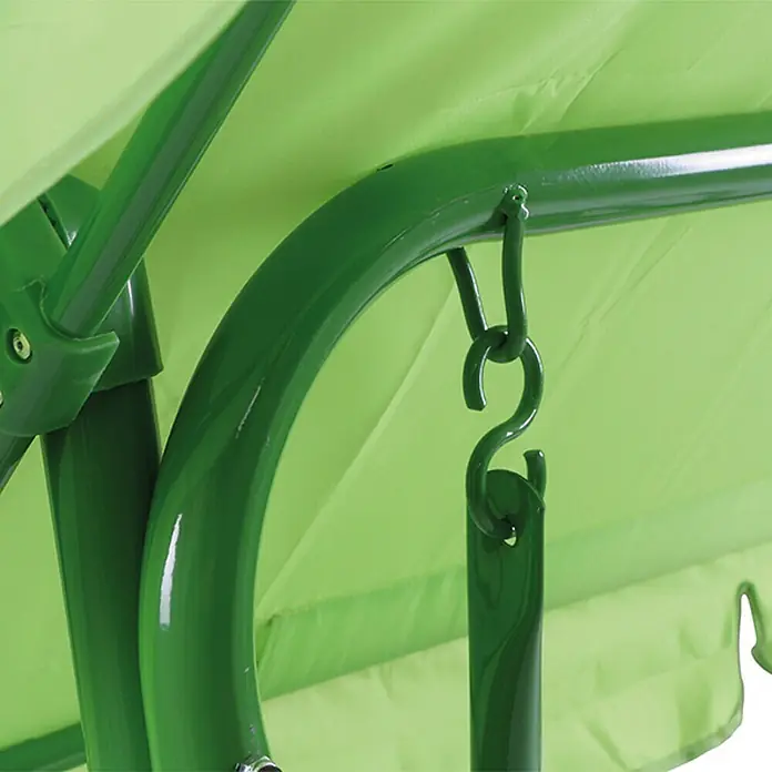 Siena Garden Froggy Hollywoodschaukel für Kinder - L x B x H: 180 x 78 x 110 cm - Detailaufnahme einer grünen Gartenschaukel mit Kettenaufhängung und grüner Stoffbespannung.