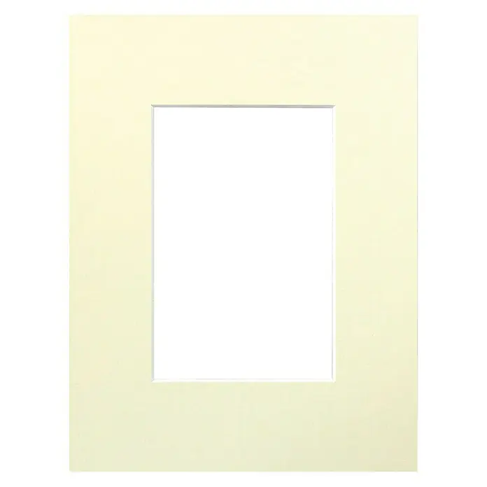 Nielsen Passepartout White Core - Bisquit, Bildformat: 10 x 15 cm, L x B: 18 x 24 cm - Elfenbeinfarbene Passepartout-Umrandung mit rechteckigem Ausschnitt für das Einrahmen von Fotos und Kunstwerken.