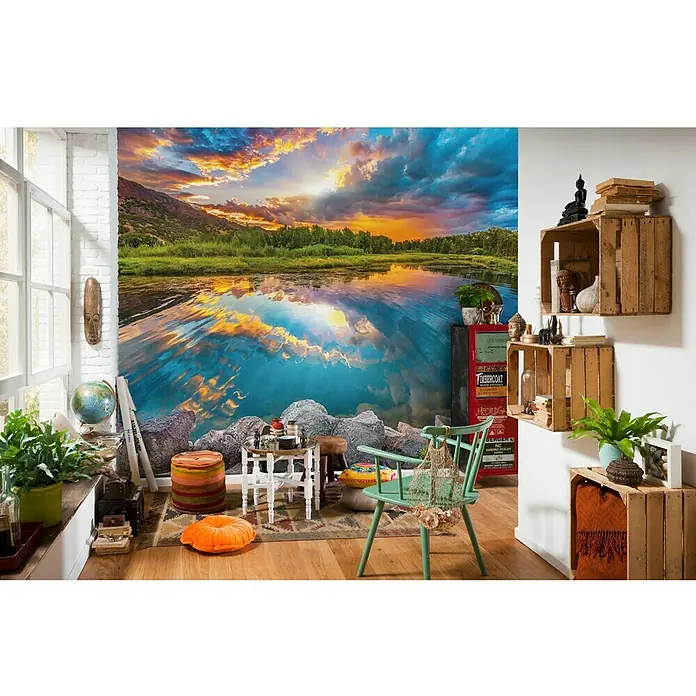 Komar Into Illusions Fototapete Daybreak - 4 -tlg., B x H: 368 x 248 cm, Vlies - Wandbild mit See-Motiv, das eine beruhigende Atmosphäre schafft. Ideal für Wohnzimmer oder Schlafzimmer, um eine entspannte Umgebung zu kreieren.