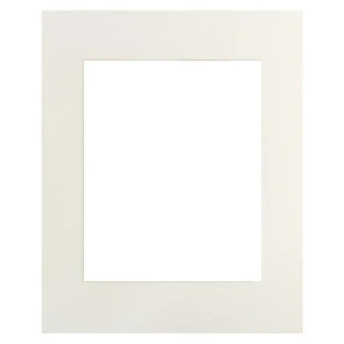 Nielsen Passepartout MSK Natur - Creme, 40 x 50 cm, Bildformat: 28 x 35 cm - Die weiße Passepartout bietet eine elegante Möglichkeit, Fotos und Kunstwerke zu präsentieren und zu schützen. Ideal für stilvolle Wanddekoration.
