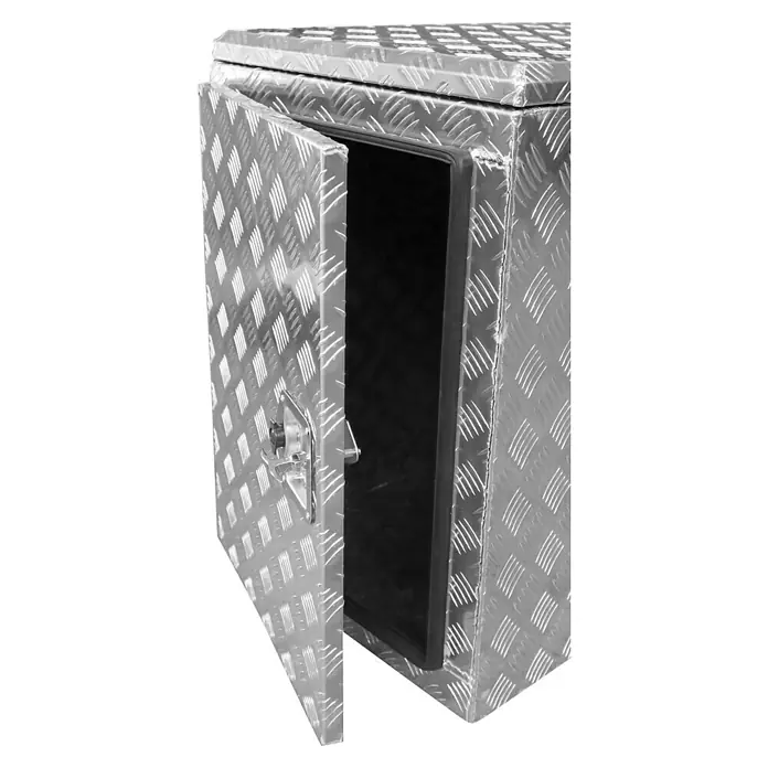 Güde Transportbox GT 790 - 790 l, Aluminium, B x T x H: 1.855 x 535 x 790 mm - Aluminium Werkzeugkiste mit geöffneter Tür, die das Innere zeigt. Ideal für die Lagerung von Werkzeugen und Ausrüstung.