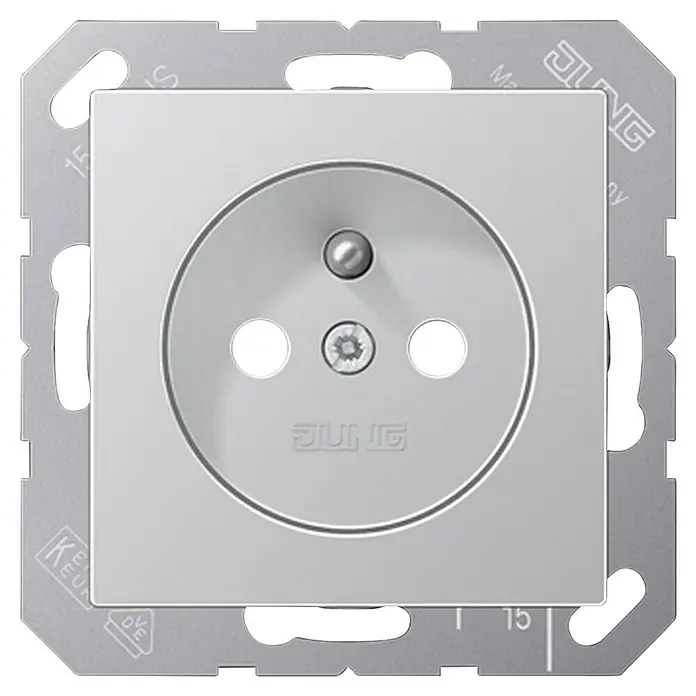 Jung A Steckdose A 1520 FKI AL - Aluminium, 16 A - Nahaufnahme einer Jung Schuko-Steckdose in Silber, ein Qualitätsprodukt für die sichere Stromversorgung im Haus.