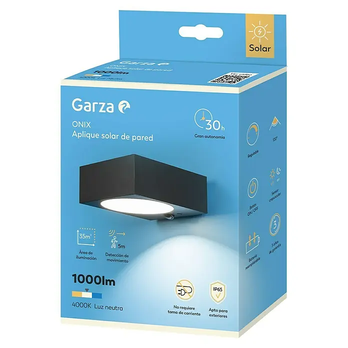 Garza Aplique solar para exterior Onix - L x An x Al: 12,1 x 15,2 x 5 cm, Negro, 1.000 lm - Imagen de un paquete de un aplique solar de pared Garza ONIX, destacando su luminosidad de 1000lm y la duración de la batería de 30h.