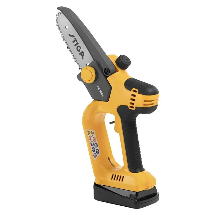 Stiga Akku-Astsäge PR 100e Kit - 20 V, 2 Ah, 1 Akku, Schwertlänge: 12,7 cm - Nahaufnahme einer gelben STIGA PR 100e Akku-Kettensäge mit schwarzem Griff und Batteriefach.