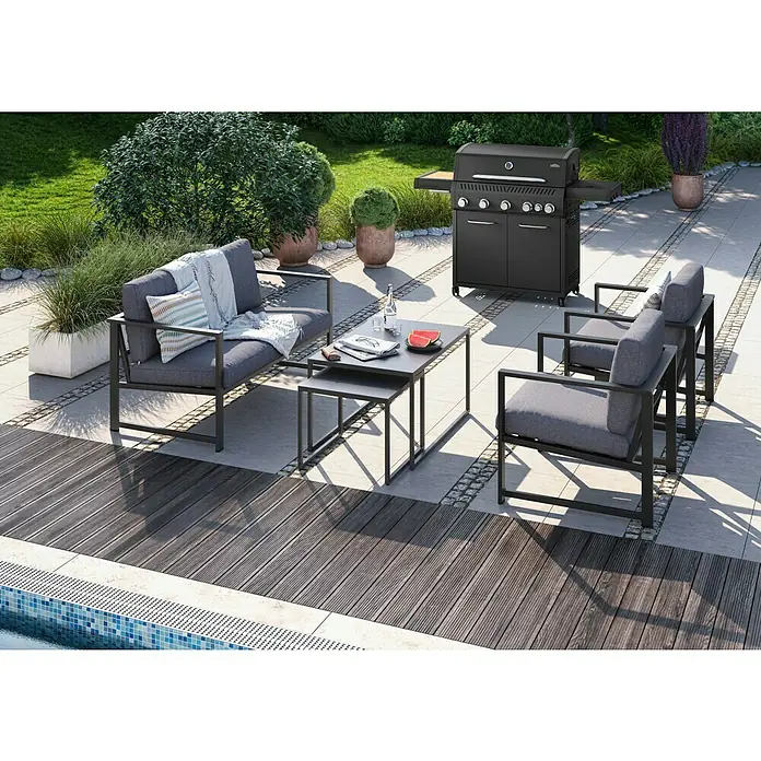 Kingstone Gasgrill Diner 5500 Beast - Grillfläche (B x T): 92 x 43 cm, 17,5 kW, Anzahl Brenner: 5 Stk. - Einladende Gartensitzgruppe mit Sofa, Sesseln und Grill für entspannte Stunden im Freien, perfekt für sommerliche Grillabende.