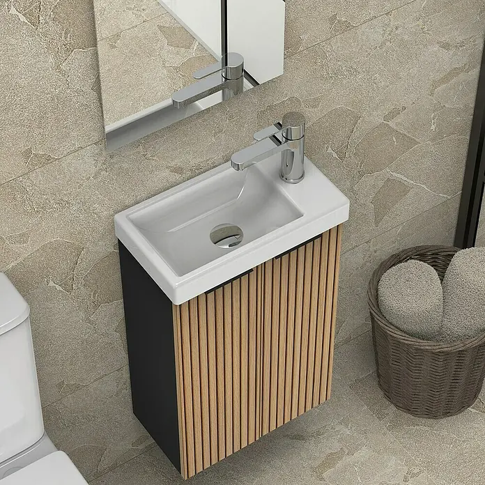 Artysan Conjunto de mueble de baño Osaka 2P - Ancho total del mueble de baño: 40 cm, Negro/Nogal, Mate - Mueble de baño moderno con frente de listones de madera y cuerpo negro, incluyendo espejo y cesto de toallas.