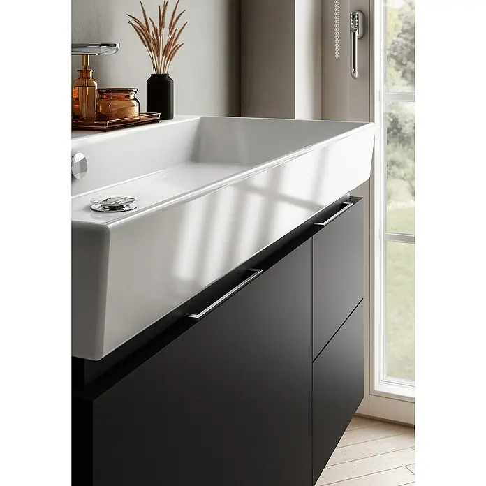 Riva Tape Waschtischunterschrank - 83,5 x 42,2 x 38,6 cm, Schwarz - Elegantes Badezimmerwaschbecken mit schwarzem Unterschrank und Armaturen, das ein modernes Design und Funktionalität vereint.