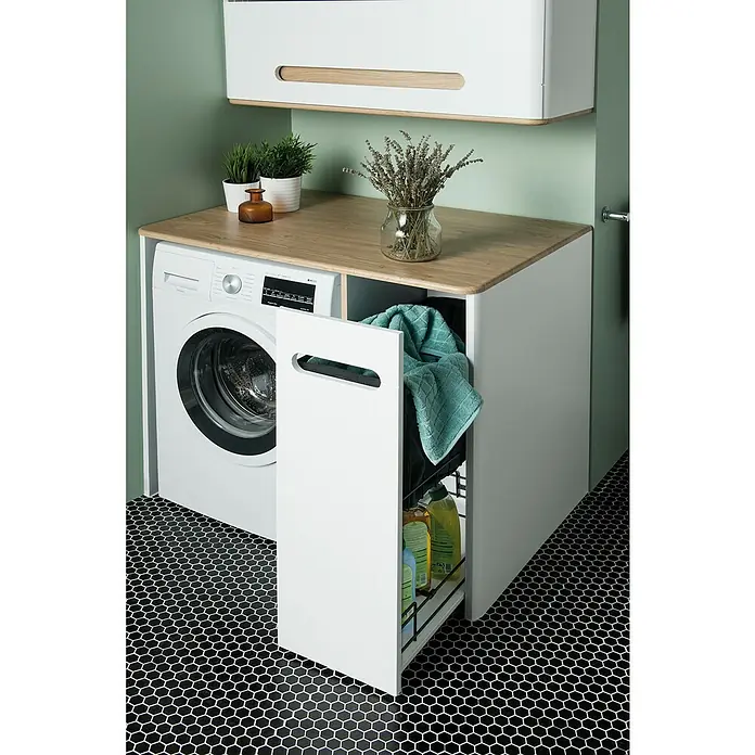 VitrA Sento Waschmaschinenschrank - B x T x H: 105 x 72 x 89,5 cm, Weiß, Auszug rechts - Waschmaschine in einem modernen Badezimmer mit stilvollen Möbeln und einer praktischen Aufbewahrungslösung für Waschmittel.