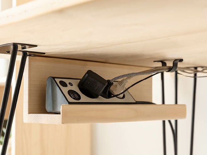 Kabel unterm Schreibtisch verstecken