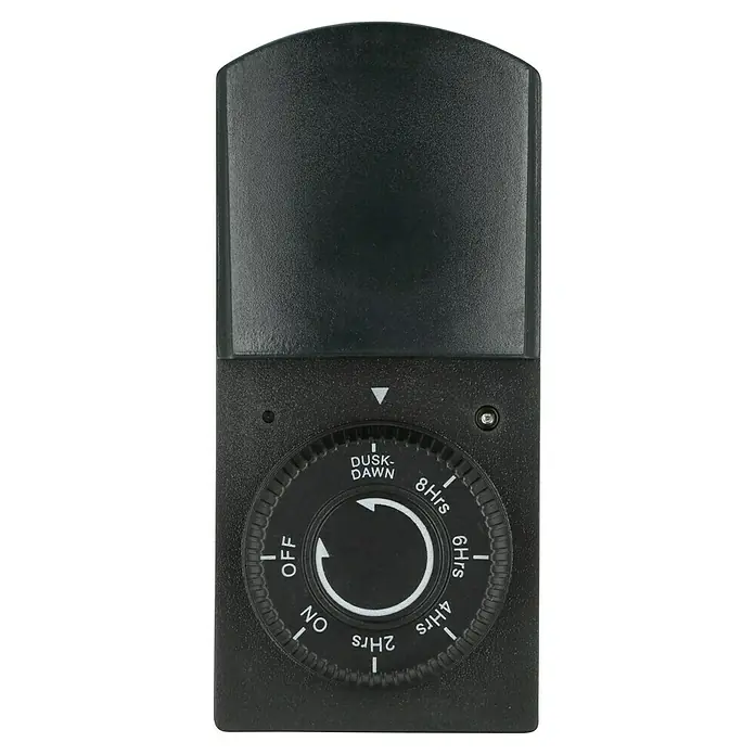 REV Zeitschaltuhr - Mechanisch, Schwarz/Grün, Max. Anschlussleistung: 1.000 W - Nahaufnahme einer schwarzen Zeitschaltuhr mit Dämmerungssensor und einstellbaren Timer-Optionen.