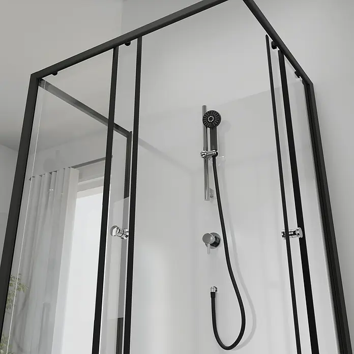 Aurlane Designdusche Black Magic - 80 x 110 x 200 cm, Weiß/Schwarz/Silber - Detaillierte Aufnahme einer modernen Duschkabine mit schwarzem Rahmen und Armaturen. Der Fokus liegt auf dem Duschkopf und der eleganten Gestaltung.