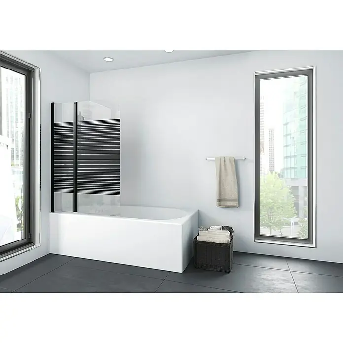 Aurlane Badewannenaufsatz Black Lines - B x H: 100 x 140 cm, 2 Stk., Schwarz - Ein modernes Badezimmer mit einer weißen Badewanne und einer Duschabtrennung mit schwarzen Streifen. Handtücher und ein Fenster sind auch zu sehen.