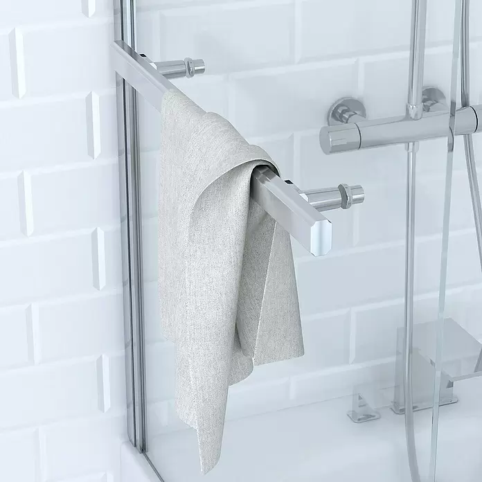 Aurlane Badewannenaufsatz Prime - B x H: 85 x 150 cm, 1 Stk., Silber - Hellgraues Leinentuch über verchromter Handtuchstange an einer Glasduschtür.