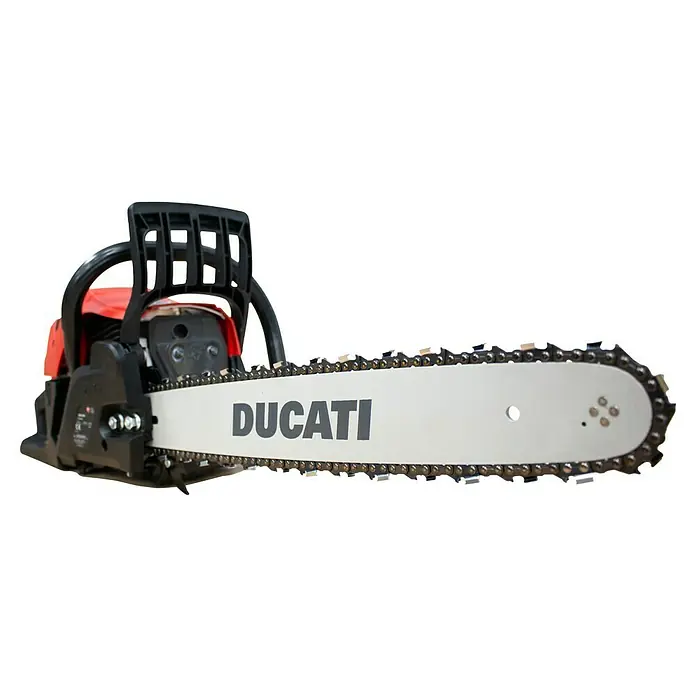 Ducati Motosierra de gasolina DCS4500 - 1,6 kW, 45 cm³, Longitud de la cuchilla: 45 cm, Grosor de rama máx.: 43 cm - Una motosierra Ducati, una herramienta poderosa para tareas de carpintería. La motosierra tiene un diseño robusto y es ideal para uso profesional.