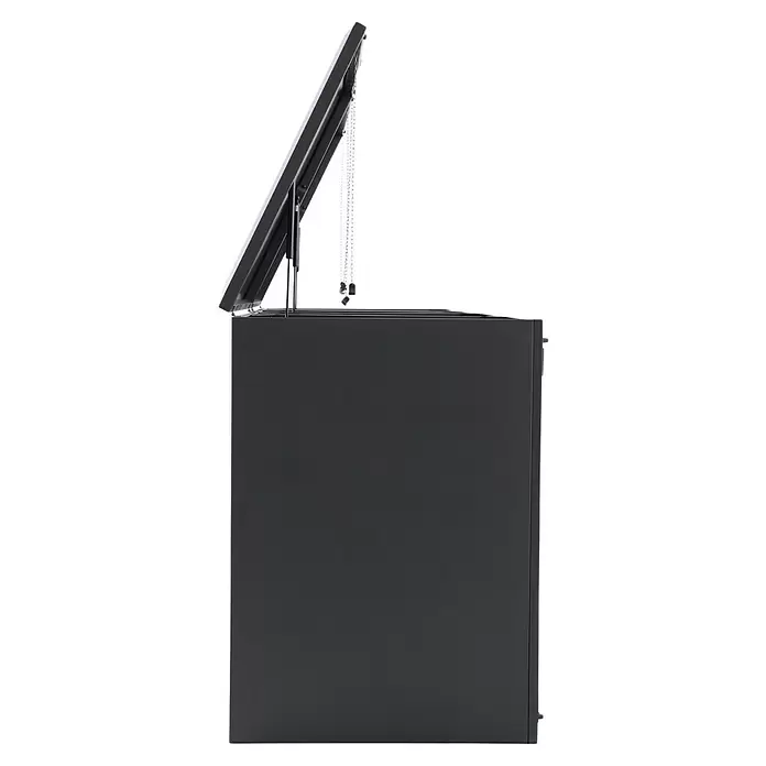 Gardol Mülltonnenbox - 268 x 117,5 cm, Stahl, Anthrazit, Geeignet für Anzahl Mülltonnen: 4 Stk. - Dunkelgraue Gefriertruhe mit teilweise geöffnetem Deckel, zeigt Scharniere und eine hängende Kette.