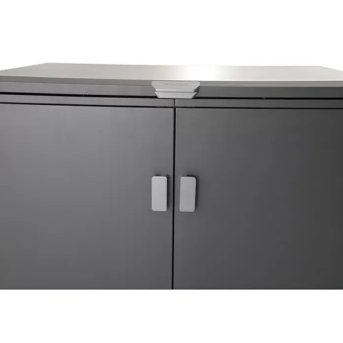 Gardol Mülltonnenbox - 134 x 117,5 cm, Stahl, Anthrazit, Geeignet für Anzahl Mülltonnen: 2 Stk. - Dunkelgrauer zweitüriger Schrank mit silbernen Griffen und einem oberen Verschlussmechanismus.