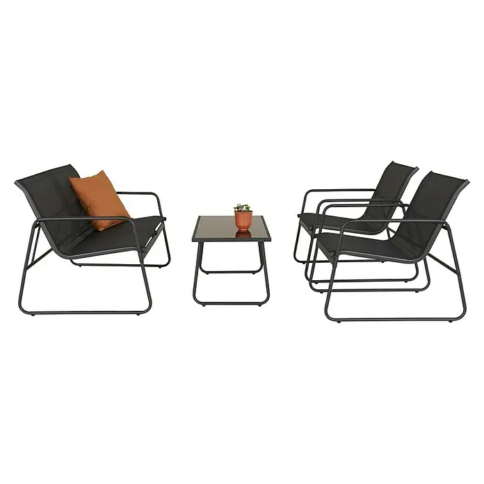 Sunfun Conjunto de muebles Deia - 4 pzs., Textiline/Acero, Antracita - Un conjunto de patio con dos sillas con tela negra, un cojín naranja y una pequeña mesa con una planta. Ideal para relajarse al aire libre.