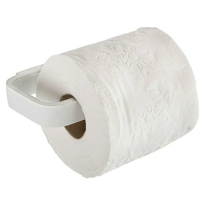 Zone Denmark Toilettenpapierhalter RIM - White, 8,4 cm - Nahaufnahme einer Toilettenpapierrolle mit Blumenmuster auf einem weißen Halter vor schwarzem Hintergrund.