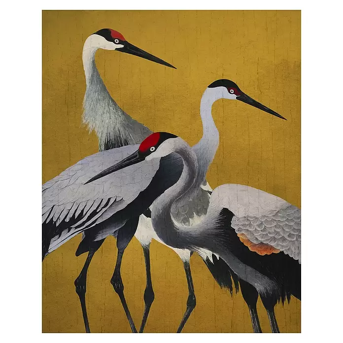 Komar Flair Fototapete Yellow Cranes - B x H: 200 x 250 cm, Vlies - Kunstdruck mit drei grauen Kranichen mit roten Kronen, schwarzen Schnäbeln und Beinen auf strukturiertem Goldgrund.