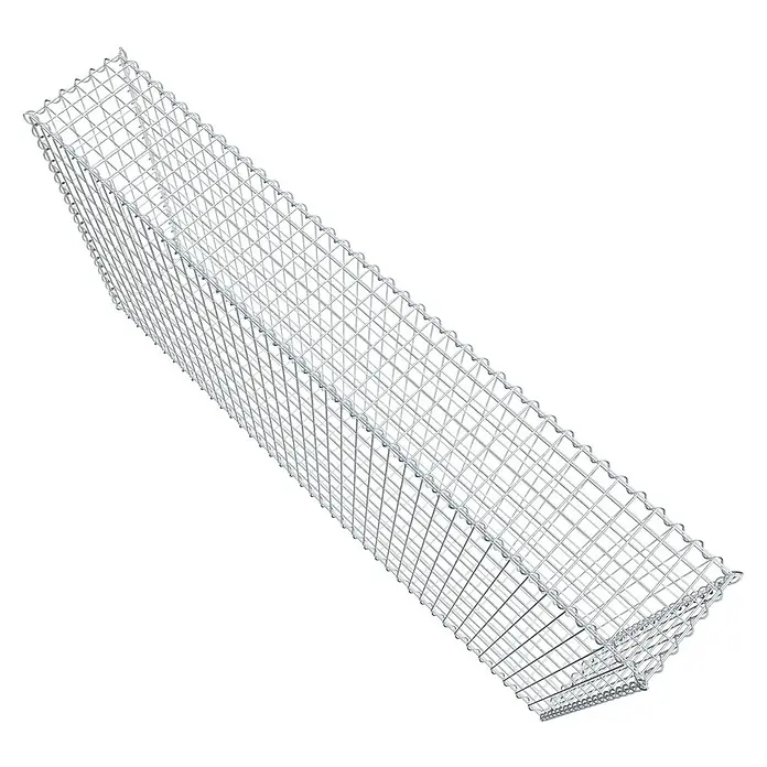 Gabiona Gabione - 200 x 30 x 100 cm, Metall, Maschenbreite: 50 mm, Maschenhöhe: 100 mm - Das Bild zeigt einen Gabionenkorb aus verzinktem Drahtgeflecht. Der Gabionenkorb ist leer und bereit für die Befüllung mit Steinen.