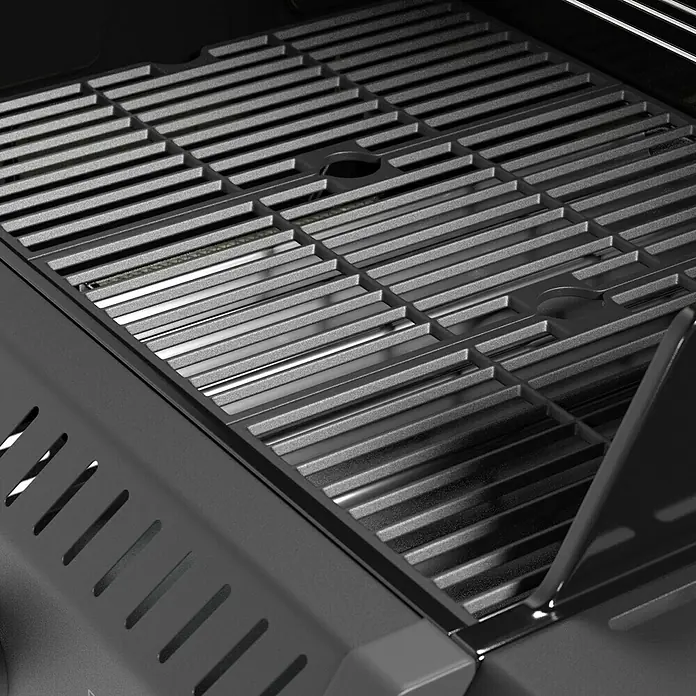 Kingstone Ersatz-Grillrost Set Diner - Passend für: Kingstone Gasgrill Diner 3000, Gusseisen - Nahaufnahme eines schwarzen Grillrosts. Das Design des Grillrosts weist parallele Streben und kleine Öffnungen auf, die eine optimale Hitzeverteilung ermöglichen.