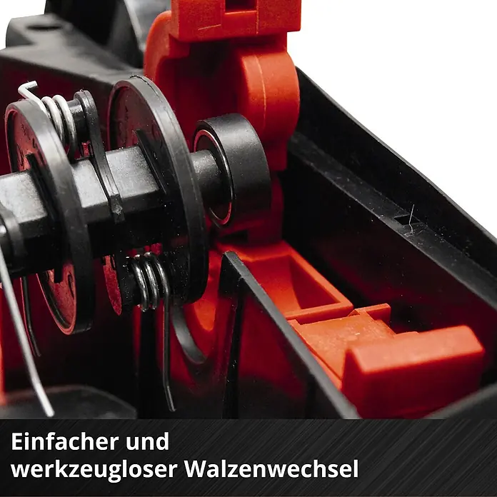 Einhell Power X-Change 18V Akku-Vertikutierer-Lüfter GE-SA 36/35 - Anzahl Akkus: Ohne Akku, 36 V, Arbeitsbreite: 35 cm - Nahaufnahme eines Rasenlüfters, der einen einfachen und werkzeuglosen Walzenwechsel ermöglicht.\n
