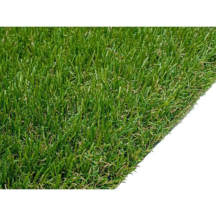 Césped artificial Madeira - 5 x 2 m, Altura del pelo: 28 mm, 19.950 puntadas/m² - Primer plano de un trozo de césped artificial con fibras verdes y una textura densa, ideal para jardines y paisajes.