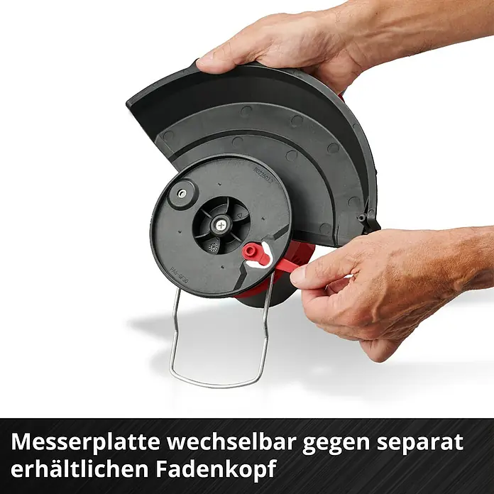 Einhell Power X-Change 18V Akku-Rasentrimmer GE-CT 18/25 Li-Solo - 18 V, Li-Ionen, Ohne Akku, Schnittbreite Messer: 25 cm - Messerplatte eines Rasentrimmers in der Hand.