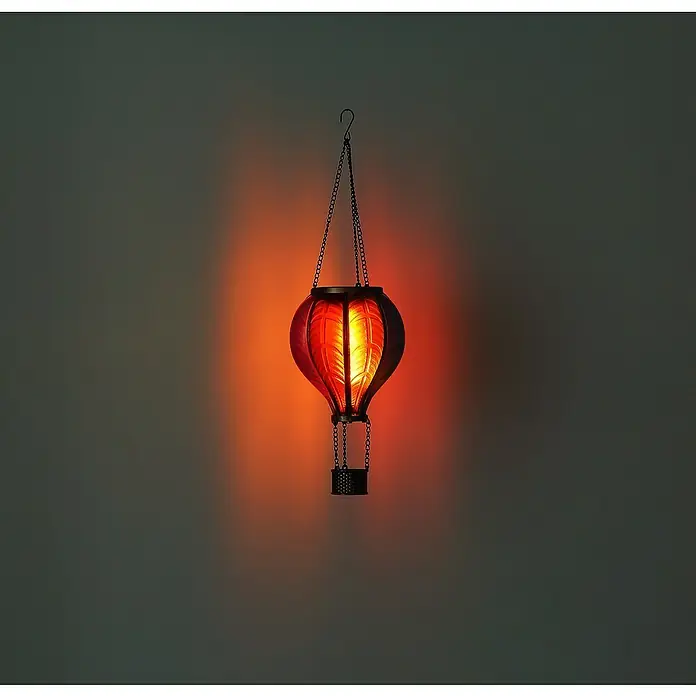 Globo Solar-Hängeleuchte Heißluftballon - Bunt, IP44, Ø x H: 14 x 46,5 cm - Stimmungsvolle Dekoration: Hängende Heißluftballon-Laterne mit warmem, rotem Licht, die eine gemütliche Atmosphäre schafft.