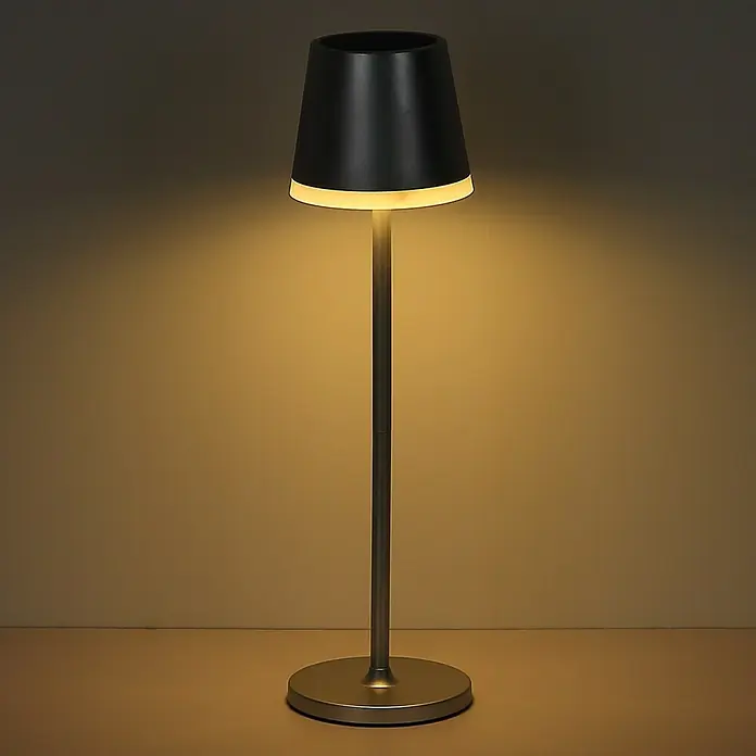 Globo Solar-Tischleuchte - Grün, Warmweiß, IP44, Ø x H: 11 x 41 cm - Elegante Stehleuchte mit schwarzem Lampenschirm und warmem Licht. Das moderne Design passt perfekt in jedes Wohnzimmer.