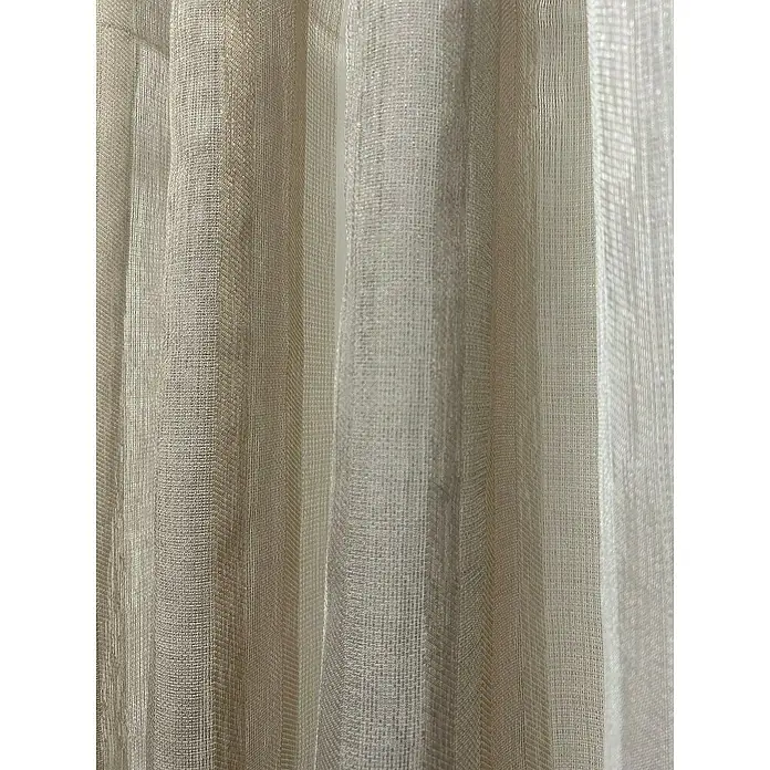Cortina plisada onda perfecta Renata - An x Al: 270 x 290 cm, Beige, Textil - Primer plano de una cortina beige elegante con una textura fina, filtrando suavemente la luz y creando un ambiente cálido.