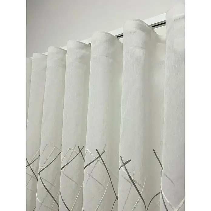 Cortina plisada onda perfecta Bordada - An x Al: 270 x 290 cm, Gris, Textil - Elegantes cortinas blancas con un diseño moderno, que añaden un toque elegante a cualquier habitación y filtran suavemente la luz.