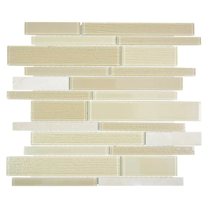 Mosaikfliese Verbund Crystal Mix CM GV14 - 28,6 x 30 cm, Beige, Glänzend - Nahaufnahme eines Mosaiks aus rechteckigen Glas- und Keramikfliesen in verschiedenen Beigetönen, ideal für Badezimmer oder Küchen.