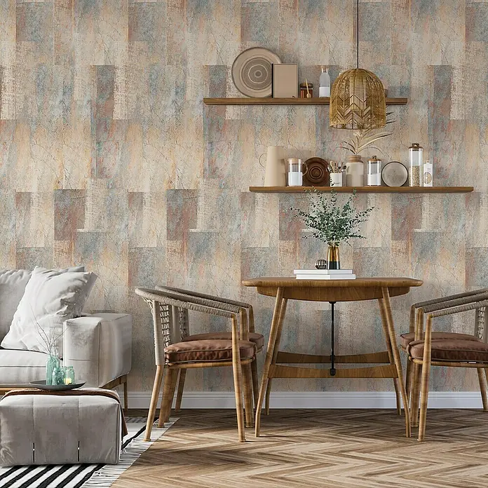 Papel pintado de vinilo autoadhesivo Atacama - Beige, L x An: 280 x 65 cm - Elegante sala de estar con un sofá moderno, un otomán de acento y un conjunto de mesa de comedor frente a una pared decorativa.
