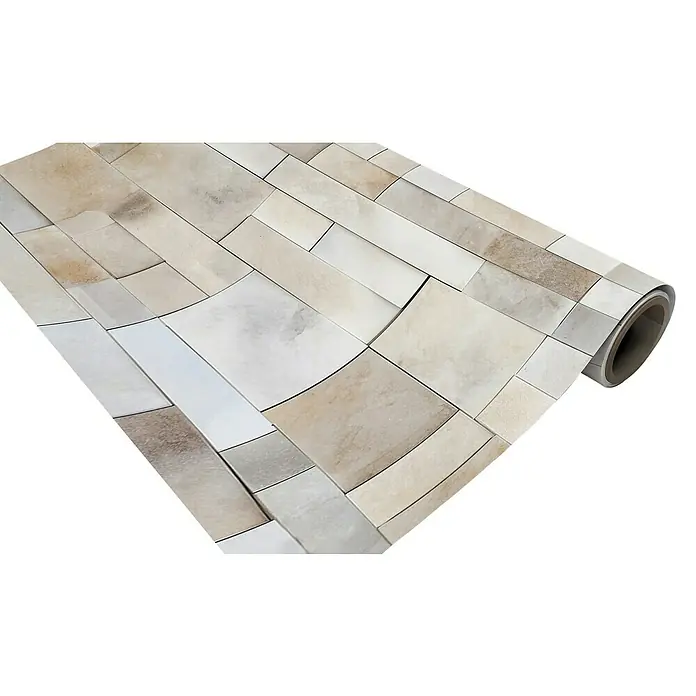 Papel pintado de vinilo autoadhesivo Paros - Beige, L x An: 280 x 65 cm - Primer plano de un rollo de papel pintado con diseño de piedra, destacando la textura y el diseño del producto.