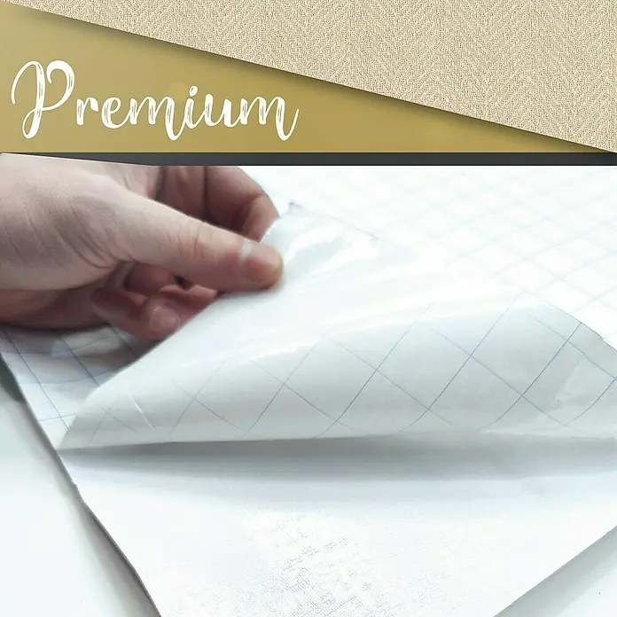 Lámina decorativa autoadhesiva vinílico Premium - 90 x 280 cm, Cima clara, Beige - Presentación de una película autoadhesiva premium con líneas de cuadrícula, ideal para cortes precisos y una variedad de proyectos artesanales.