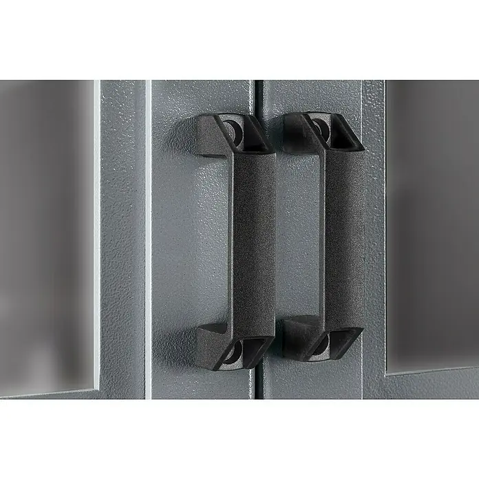 Sojag Standard-Pavillon Olan 1014 - Anthrazit, Aluminium, B x T: 311,1 x 435,6 cm - Zwei dunkelgraue Griffe an einer strukturierten grauen Metallschranktür.