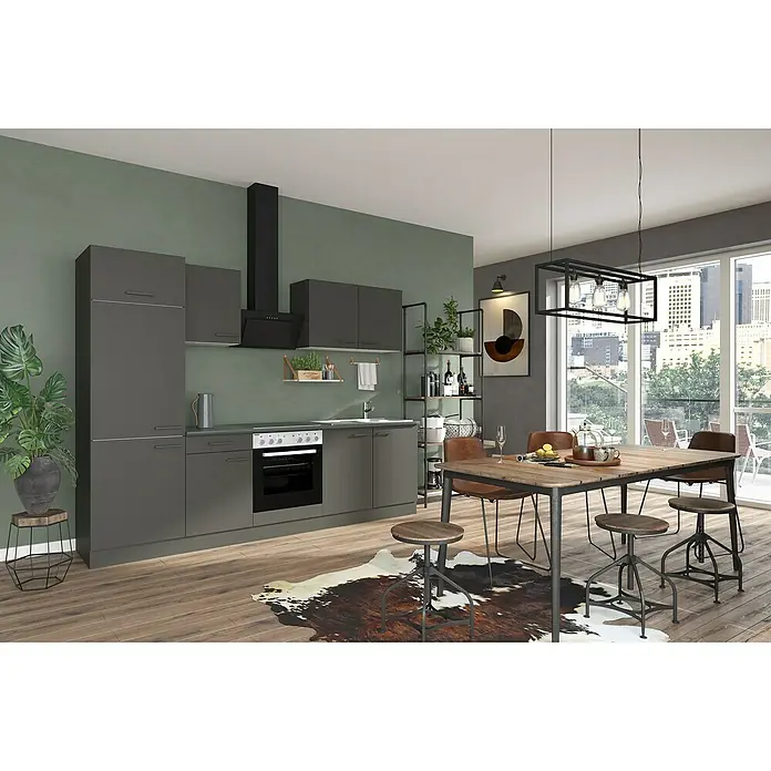 Optifit Madrid420 Küchenzeile Typ 2 - Breite: 270 cm, Anthrazit, Mit Elektrogeräten - Moderne dunkelgraue Küche mit Einbaugeräten, Esstisch aus Holz und Lederstühlen in einem offenen Wohnbereich.