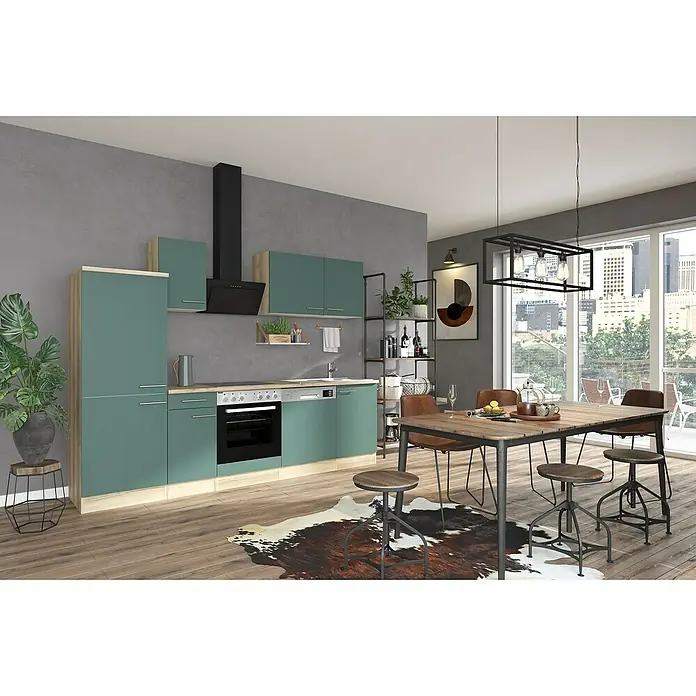 Optifit Savona405 Küchenzeile Typ 4 - Breite: 270 cm, Steingrün, Mit Elektrogeräten - Moderne Küche mit tealfarbenen Schränken und Holzakzenten, neben einem Essbereich mit Holztisch, braunen Stühlen und industriellen Hockern.