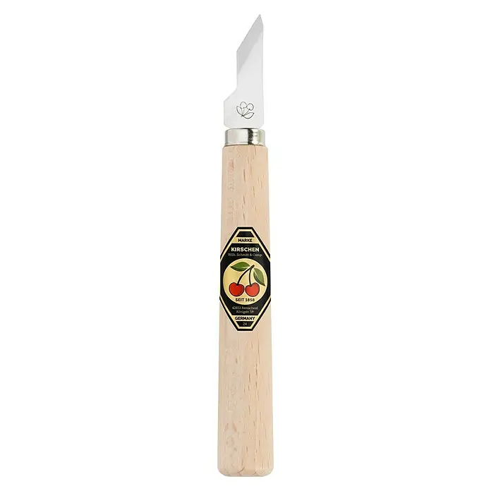 Kirschen Schnitzmesser 3356 - Form Schneide: Schräg, Mit schmaler Klinge - Nahaufnahme eines Kirschen-Schnitzmessers mit Holzgriff und silberner Klinge, ideal zum präzisen Bearbeiten von Holz.