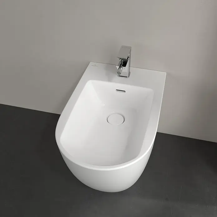 Villeroy & Boch Subway 3.0 Stand-Bidet - 37 x 59,5 cm, Weiß Alpin (glänzend), Keramik, Mit schmutzabweisender Glasur - Weißes wandhängendes Keramik-Bidet mit integriertem Chrom-Wasserhahn und rundem Abfluss.