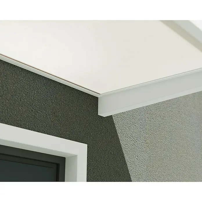 Palram – Canopia Pultvordach Sophia - 160 x 95 x 17 cm, Weiß, Farbe Dach: Opal - Detailansicht einer modernen, weißen Deckenverkleidung, die sich harmonisch in die Raumgestaltung einfügt und ein sauberes, elegantes Finish bietet.