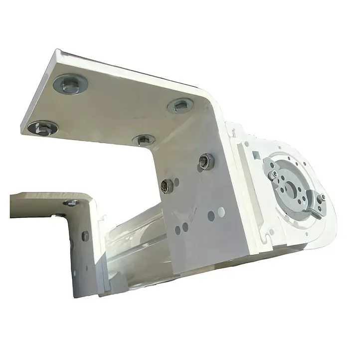 Deckenadapter ALT-ET-DA - 175 x 130 x 175 mm, Verkehrsweiß, Passend für: Sunfun Vollkassettenmarkisen Elba - Nahaufnahme einer weißen, robusten mechanischen Baugruppe mit Bolzen und Halterungen, die Präzision und Stabilität betont.