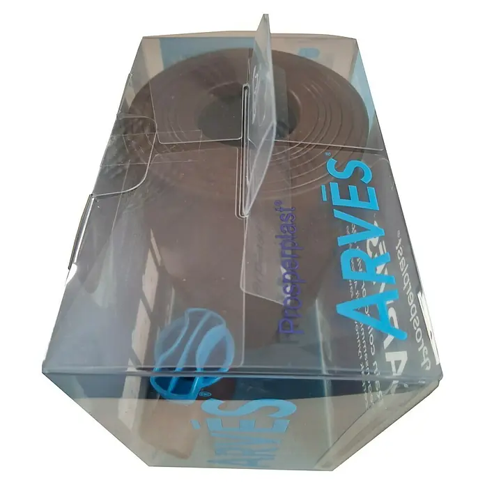 Arves Regensammler mit Wasserhahn - Braun - Nahaufnahme einer durchsichtigen Verpackung mit einem Rolle Prosperplast-Band, die Marke ist deutlich sichtbar.