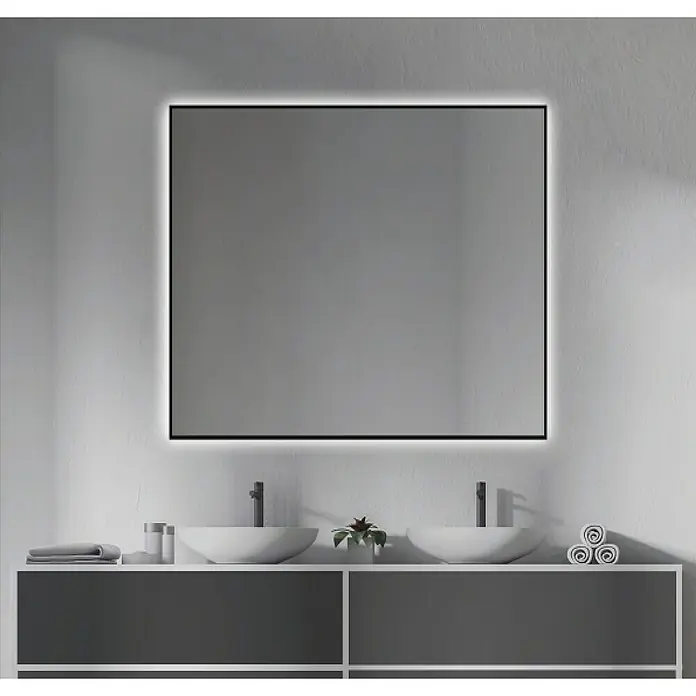 Camargue Espejo con luz Leah - 100 x 80 cm, Negro - Primer plano de un espejo de baño moderno con iluminación LED y un mueble de lavabo con doble lavabo.