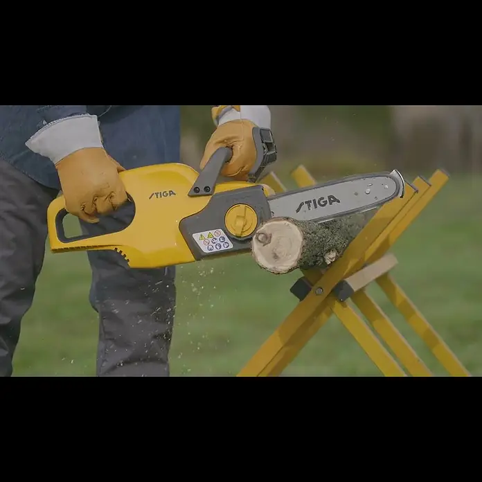 Stiga Akku-Kettensäge CS 100E - 20 V, 4 Ah, 1 Akku, Schwertlänge: 25 cm - STIGA CS 100e