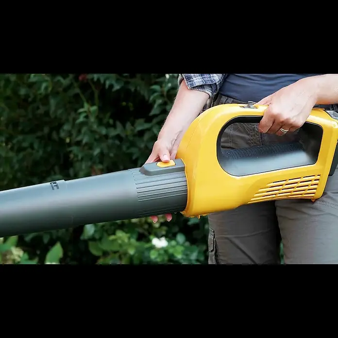 Stiga Akku-Laubbläser BL 100e Set - 20 V, 1 Akku, 4 Ah, Blasgeschwindigkeit: 115 km/h, Blasleistung: 9 m³/min - STIGA BL 100e