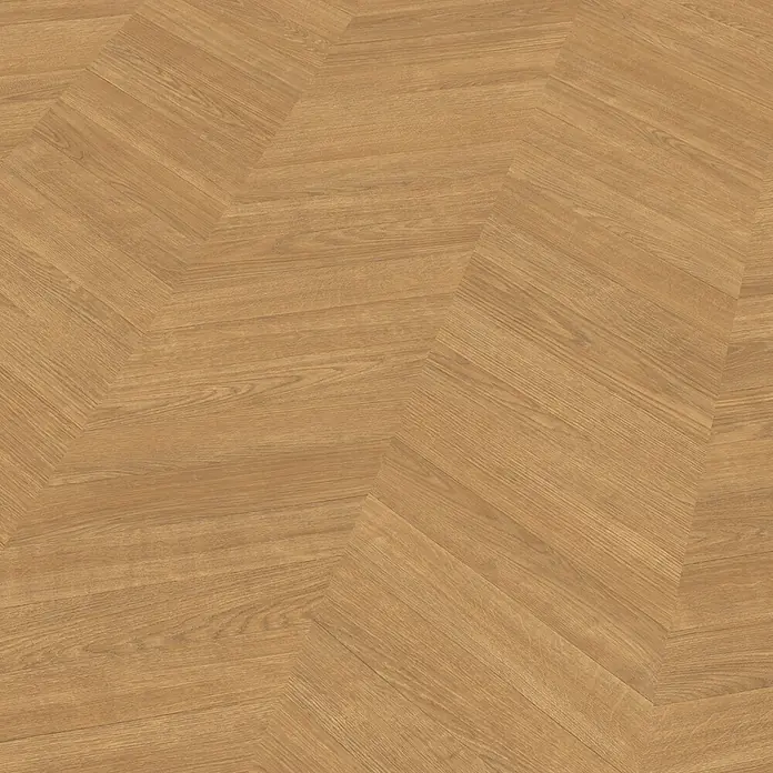 Egger Laminat NatureSense Skanderborg - Skanderborg Eiche honig, Sonstige, 1.292 x 327 x 8 mm - Bild von hellem Eichenparkett im Fischgrätmuster. Das hochwertige Parkett verleiht jedem Raum Wärme und Eleganz.