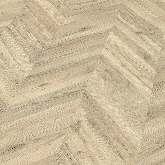 Egger Laminatmuster NatureSense - 297 x 327 x 8 mm, Fischgrät, Rillington Eiche hell - Helle Holzbodenfliesen im Fischgrätmuster für ein elegantes und zeitloses Design, ideal für moderne Wohnräume.