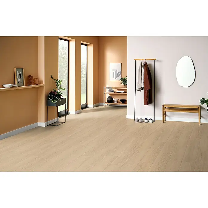 Egger Laminat NatureSense Aqua - Victoria Eiche natur, Landhausdiele, 1.292 x 193 x 8 mm - Der helle Laminatboden verleiht dem Raum eine warme und einladende Atmosphäre. Die Holzoptik sorgt für ein natürliches Ambiente.
